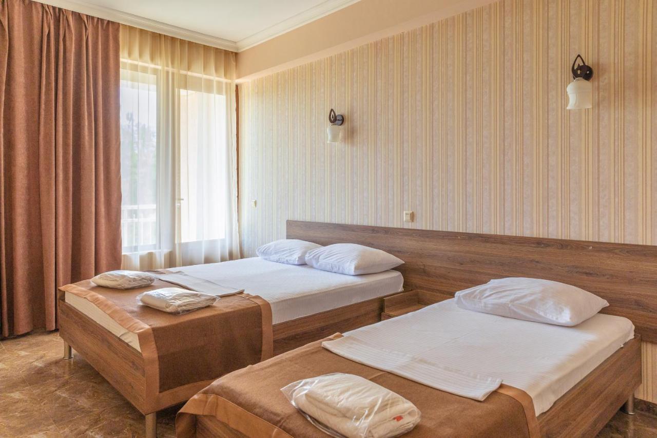 Samni Hotel Ureki Dış mekan fotoğraf