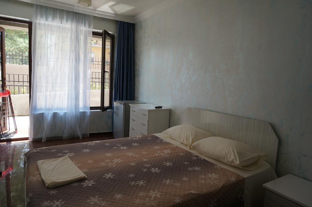 Samni Hotel Ureki Oda fotoğraf